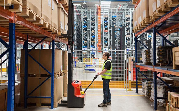 場(chǎng)內(nèi)搬運(yùn)設(shè)備租賃  平臺(tái)很重要